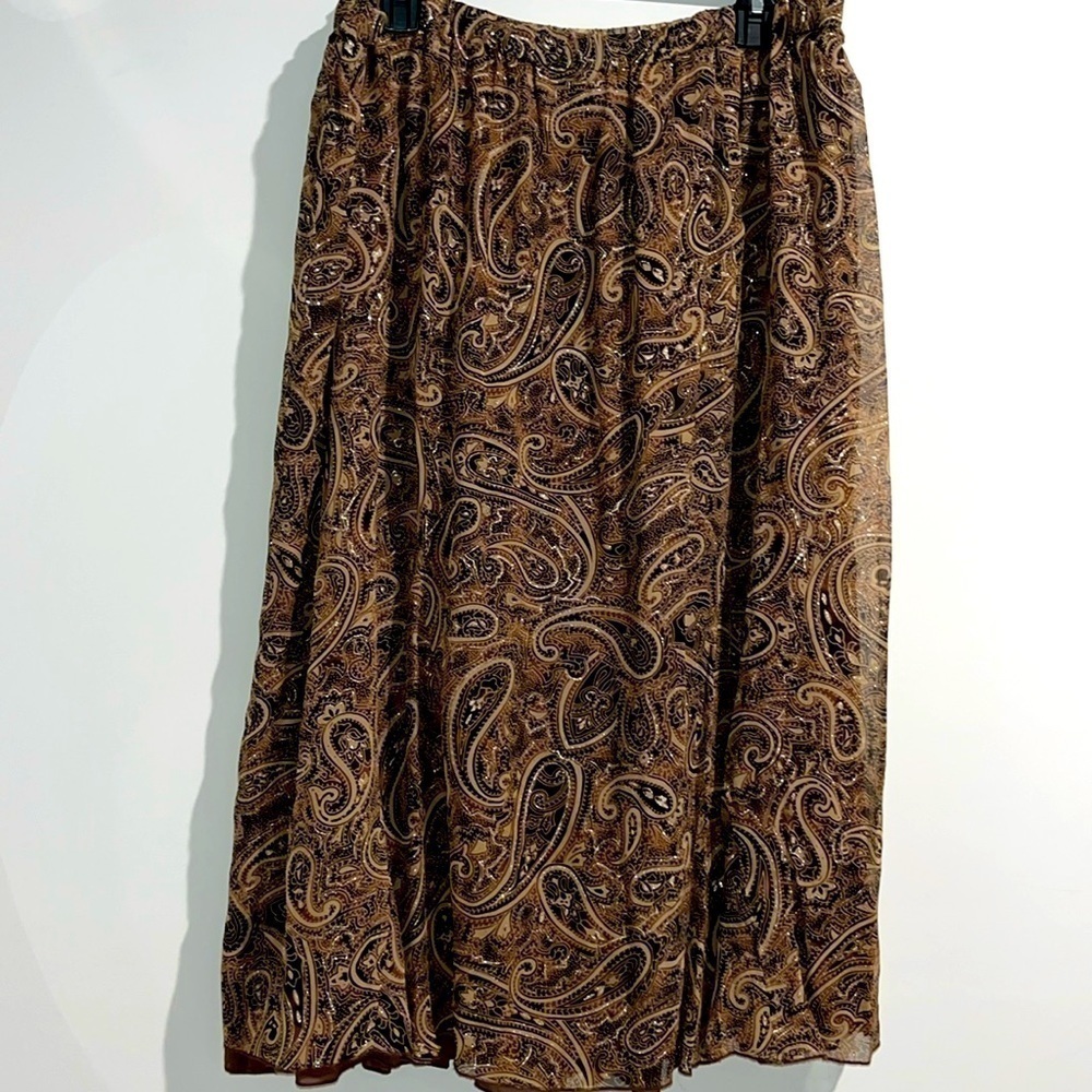 Avenue black brown tan floral paisley skirt. Size 22/24.